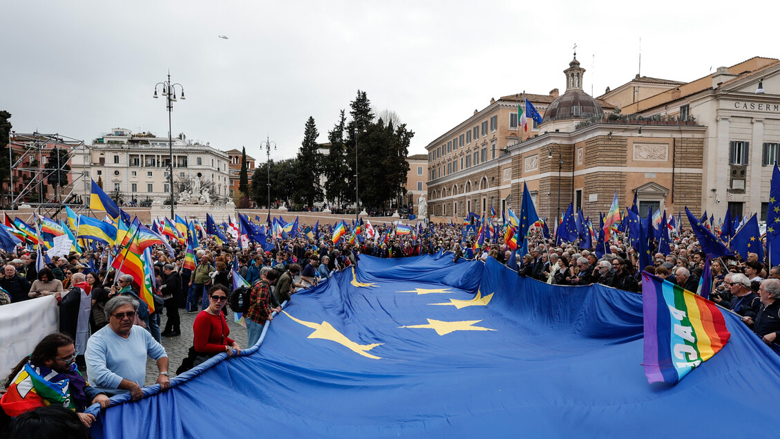 At least 30,000 at demo for Europe in Rome say organizers