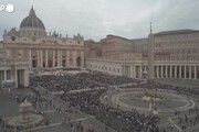 Piazza San Pietro gremita per la messa delle Palme