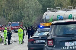 Auto contro cisterna nel Palermitano, 2 morti e 3 feriti 