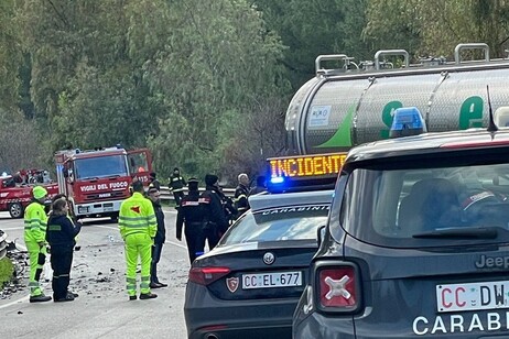 Auto contro cisterna nel Palermitano, 2 morti e 3 feriti