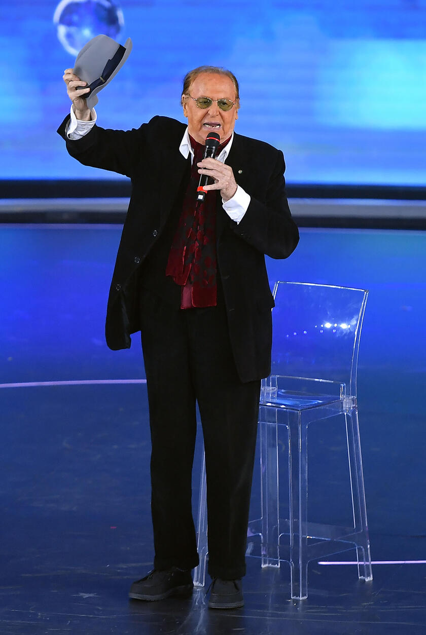 Rai: Carlo Conti e lo spettacolo-evento 'Cento' su Rai1