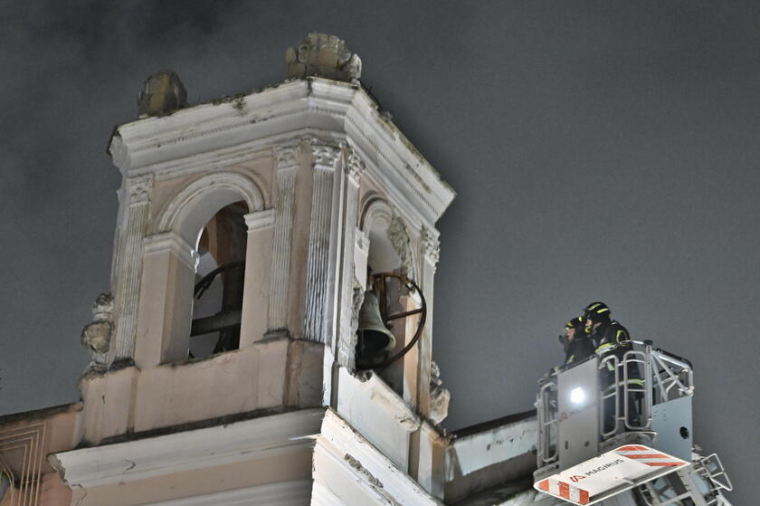 Panico a Napoli per terremoto 4.4, tanti in strada