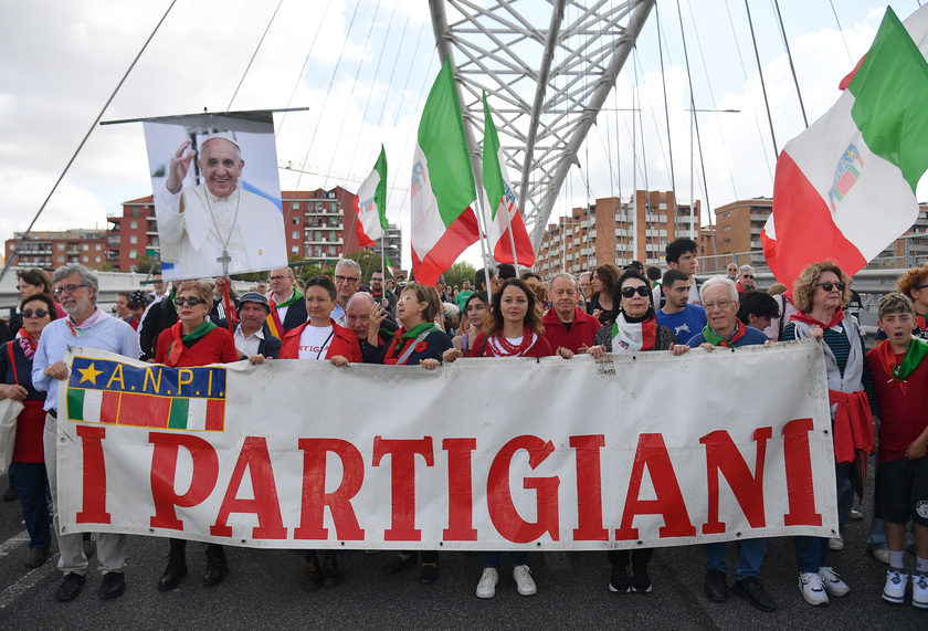 RIPRODUZIONE RISERVATA