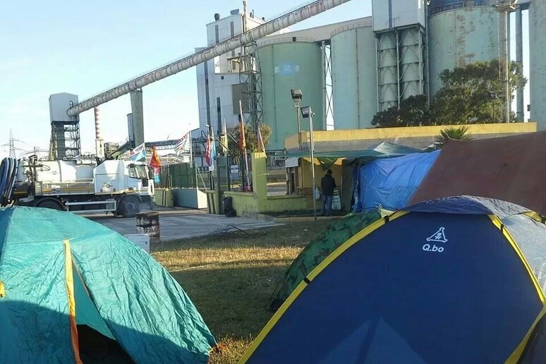 - RIPRODUZIONE RISERVATA
