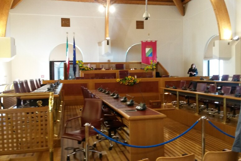 - RIPRODUZIONE RISERVATA