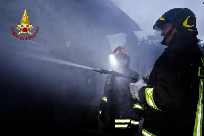 Vigili del Fuoco in azione - RIPRODUZIONE RISERVATA