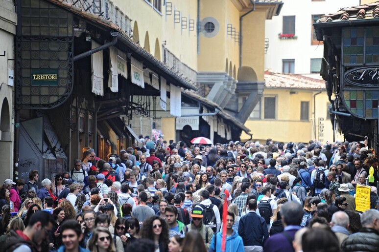 - RIPRODUZIONE RISERVATA