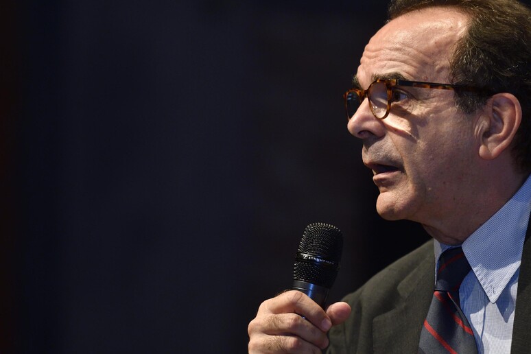- RIPRODUZIONE RISERVATA