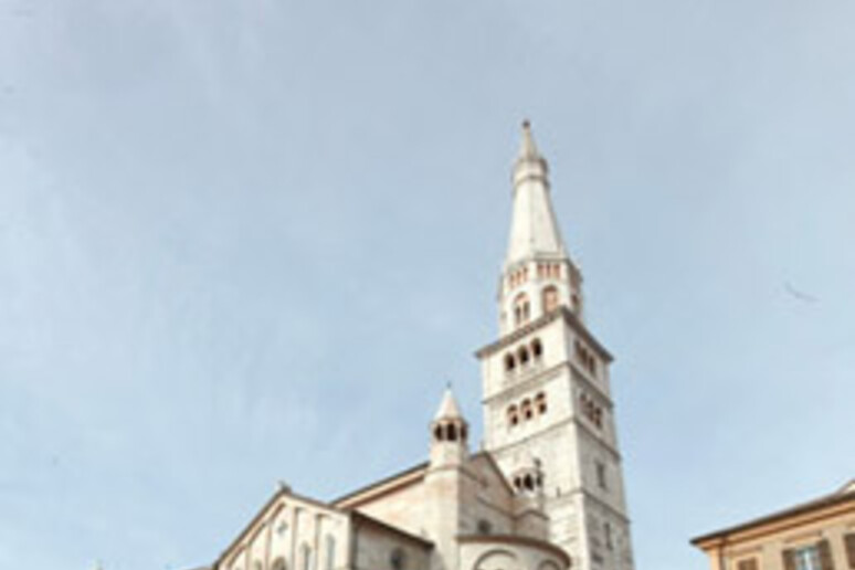 - RIPRODUZIONE RISERVATA