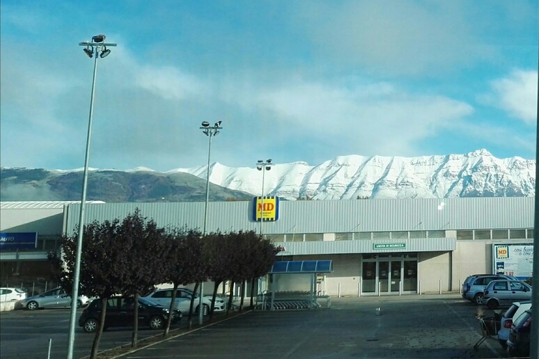 - RIPRODUZIONE RISERVATA