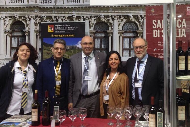 Lo stand di Sambuca di Sicilia - RIPRODUZIONE RISERVATA