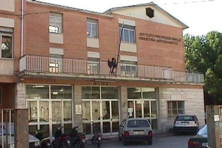 - RIPRODUZIONE RISERVATA