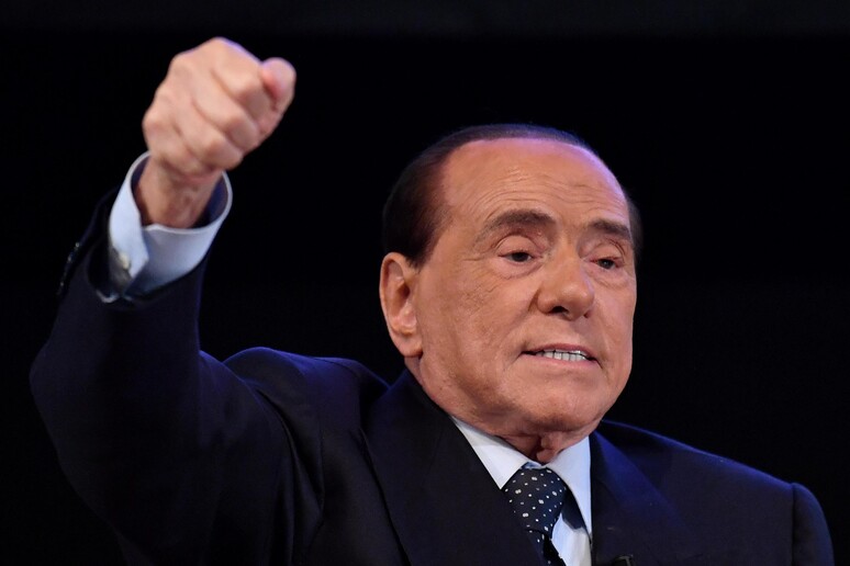 - RIPRODUZIONE RISERVATA