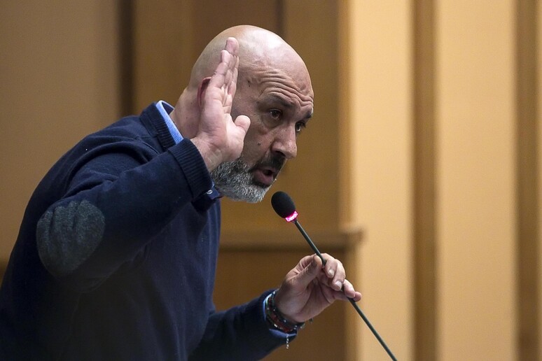 - RIPRODUZIONE RISERVATA