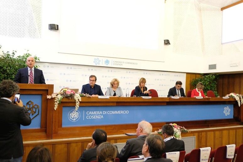 - RIPRODUZIONE RISERVATA