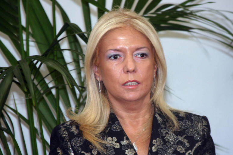 - RIPRODUZIONE RISERVATA