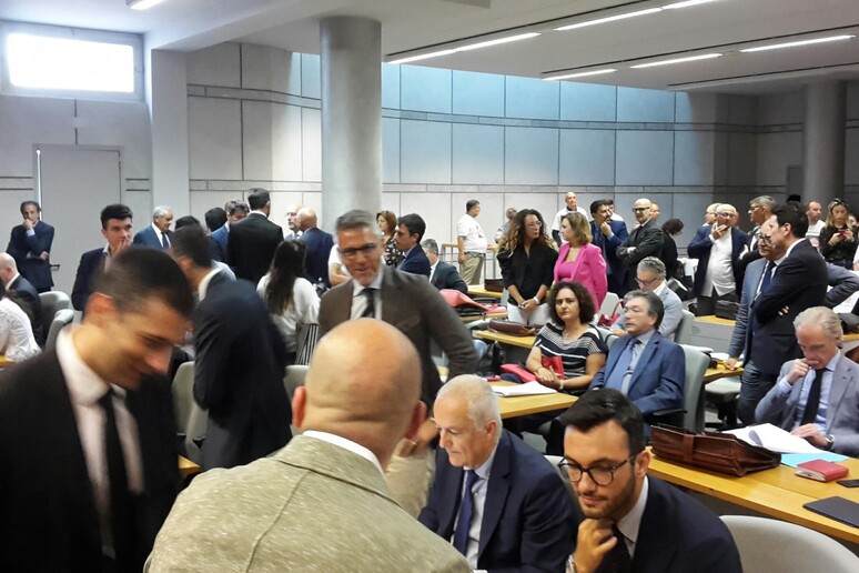 - RIPRODUZIONE RISERVATA