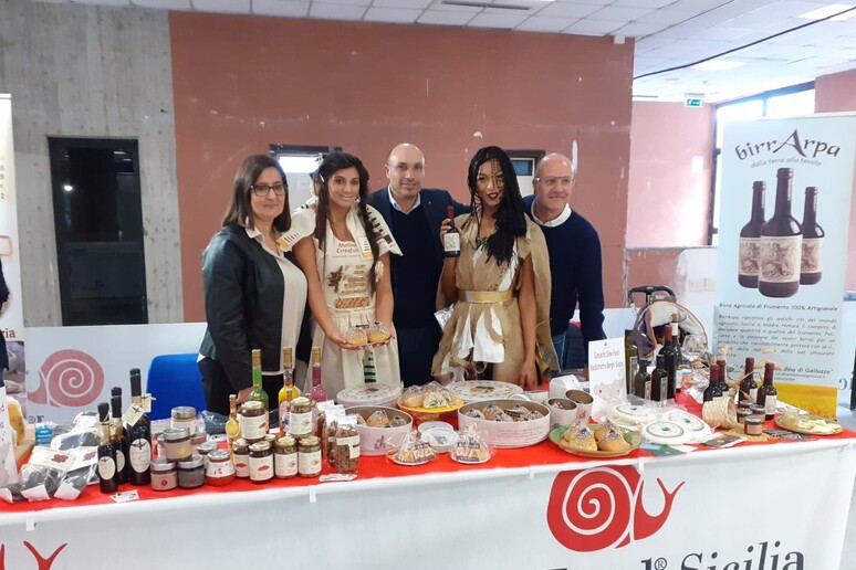 Lo stand del Bio Distretto Borghi Sicani - RIPRODUZIONE RISERVATA