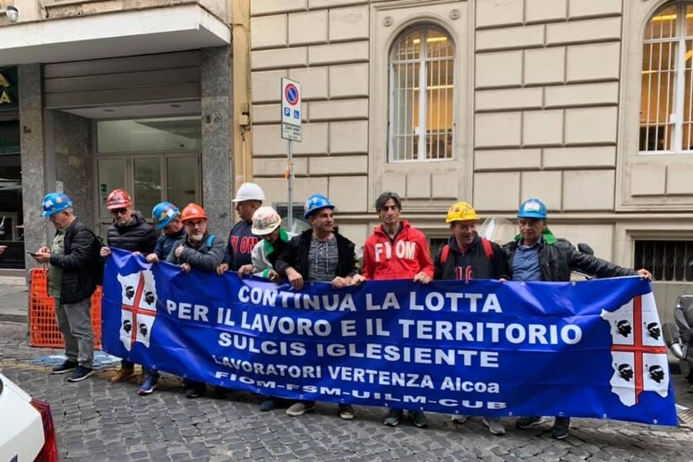 - RIPRODUZIONE RISERVATA