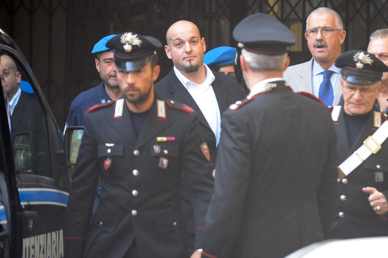 - RIPRODUZIONE RISERVATA