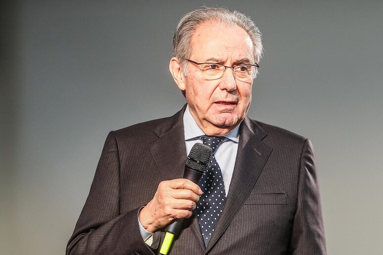 - RIPRODUZIONE RISERVATA