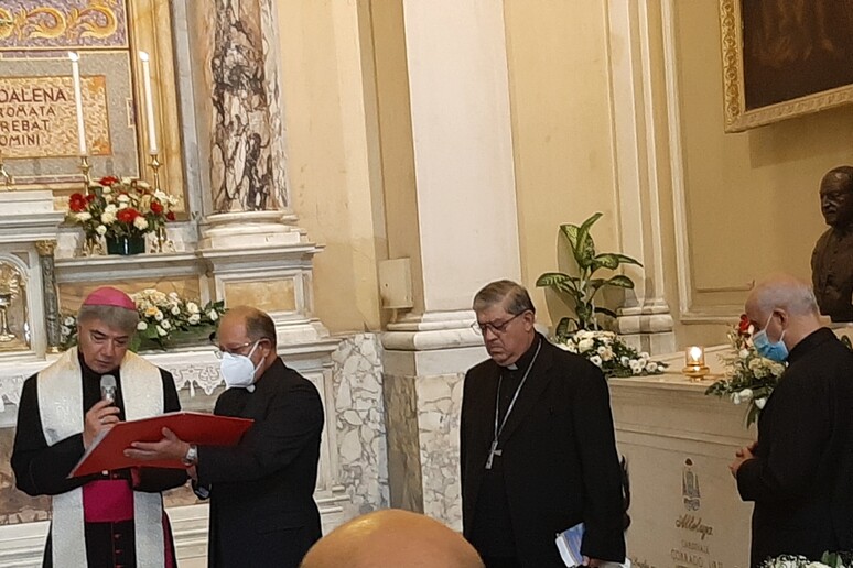 - RIPRODUZIONE RISERVATA