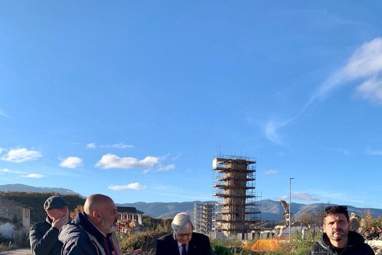- RIPRODUZIONE RISERVATA