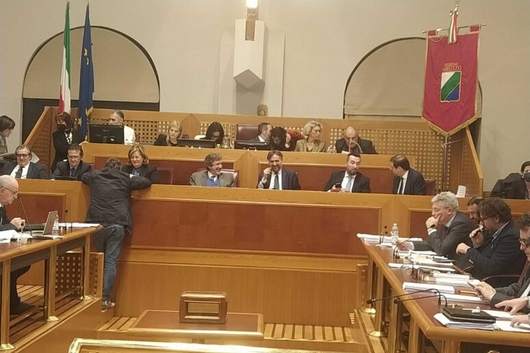 - RIPRODUZIONE RISERVATA