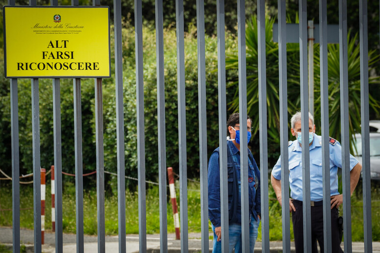- RIPRODUZIONE RISERVATA