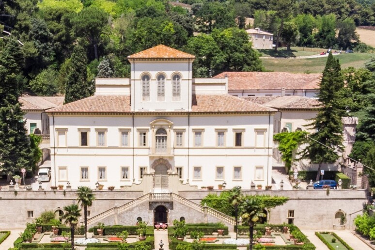 - RIPRODUZIONE RISERVATA