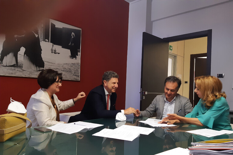 - RIPRODUZIONE RISERVATA