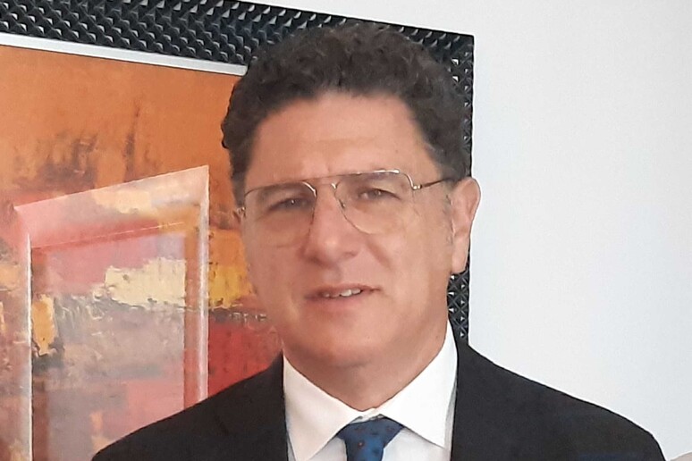 - RIPRODUZIONE RISERVATA