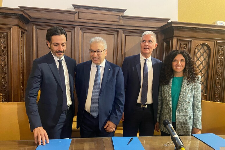 - RIPRODUZIONE RISERVATA