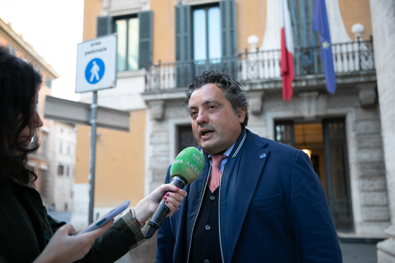 - RIPRODUZIONE RISERVATA