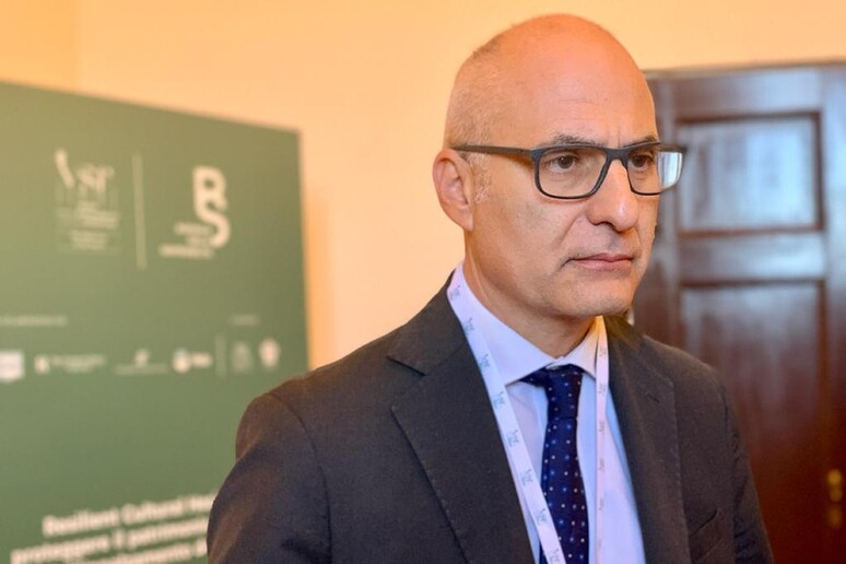 - RIPRODUZIONE RISERVATA