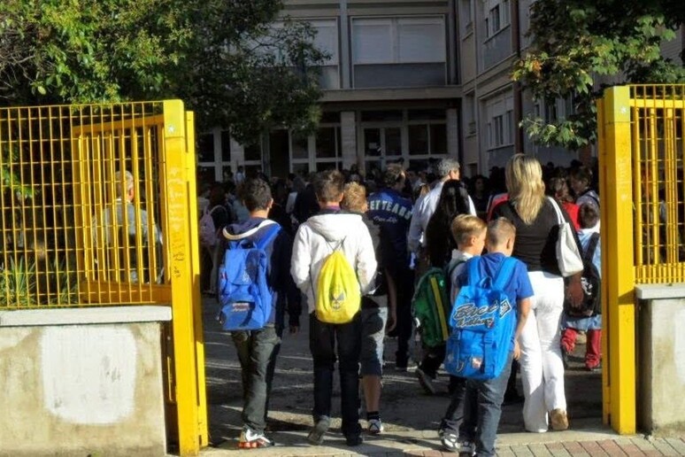 - RIPRODUZIONE RISERVATA