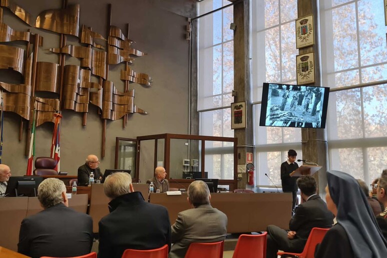 - RIPRODUZIONE RISERVATA