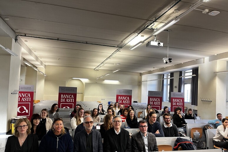 - RIPRODUZIONE RISERVATA