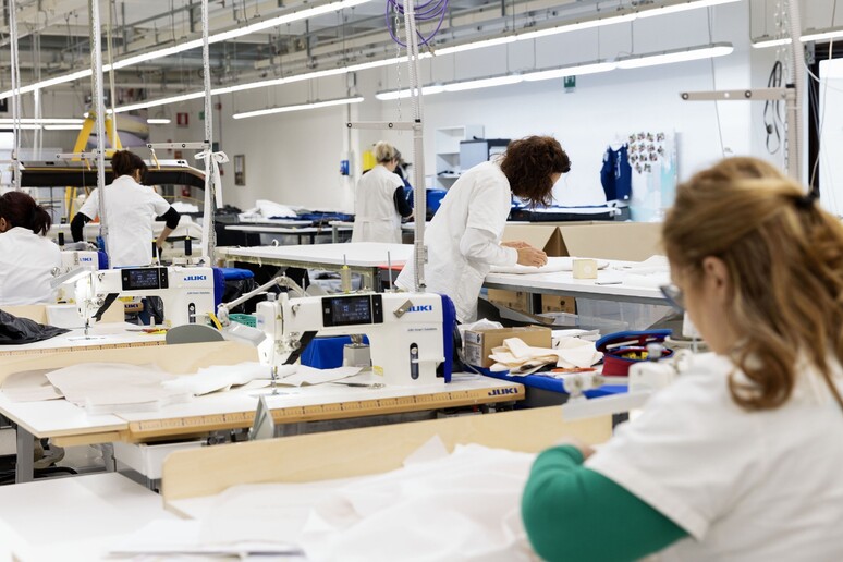 - RIPRODUZIONE RISERVATA