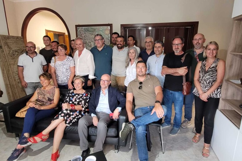 - RIPRODUZIONE RISERVATA