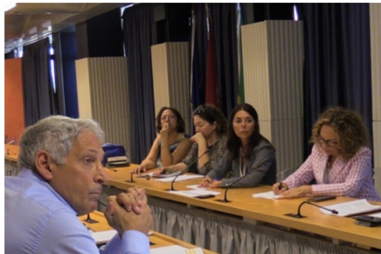 - RIPRODUZIONE RISERVATA