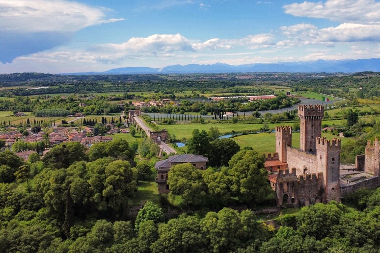 Un percorso inatteso tra i borghi più insoliti d 'Italia - RIPRODUZIONE RISERVATA