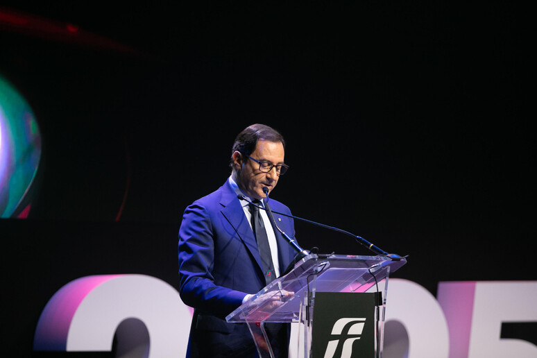 - RIPRODUZIONE RISERVATA