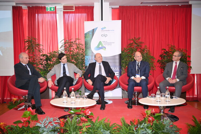- RIPRODUZIONE RISERVATA
