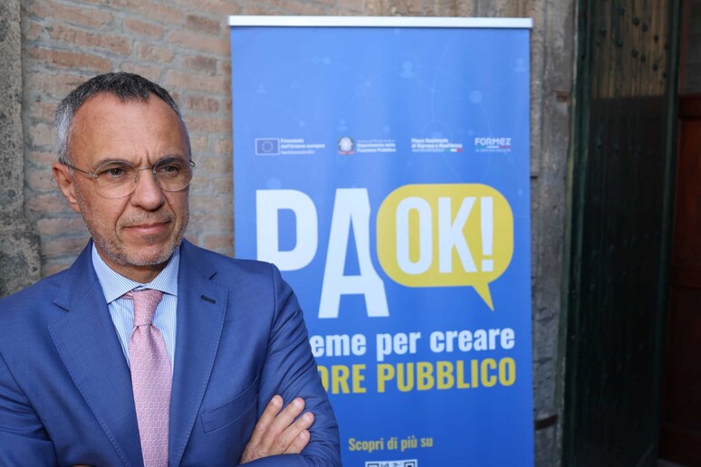 - RIPRODUZIONE RISERVATA
