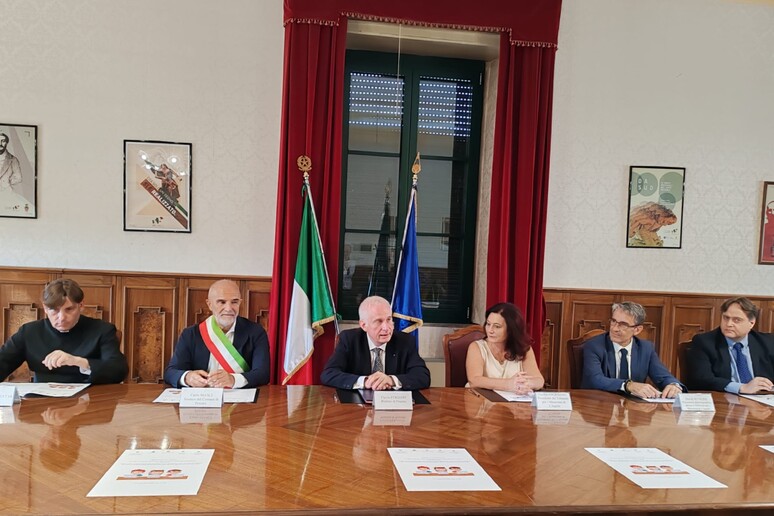 - RIPRODUZIONE RISERVATA