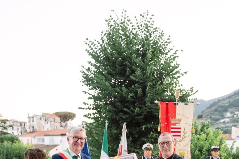 - RIPRODUZIONE RISERVATA