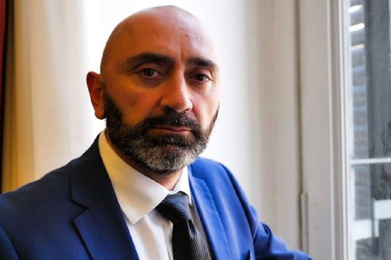 - RIPRODUZIONE RISERVATA