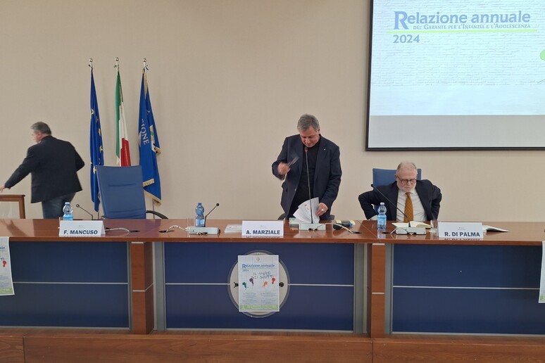 - RIPRODUZIONE RISERVATA