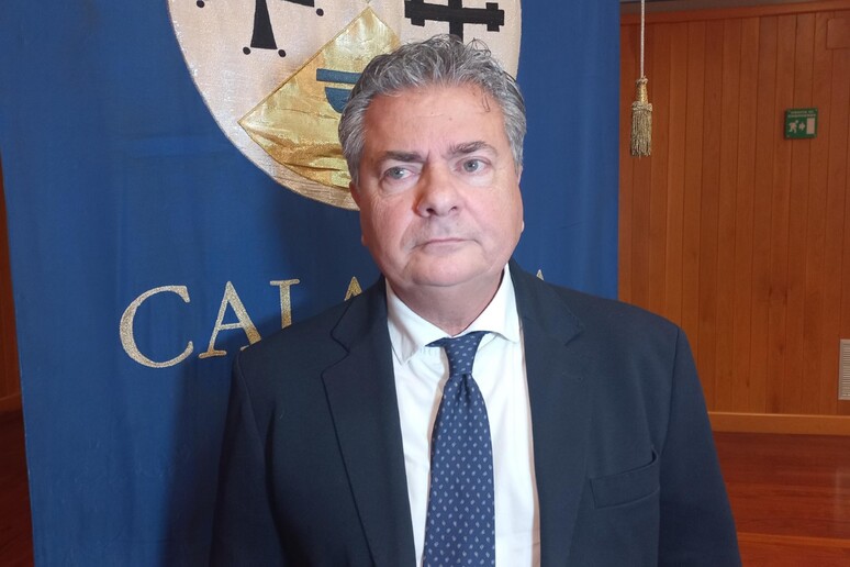 - RIPRODUZIONE RISERVATA
